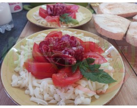 ЗЕЛЕНЧУКОВИ САЛАТИ С КАШКАВАЛ