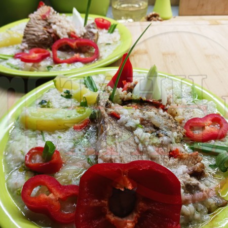 Пълнен свински бут без кост 