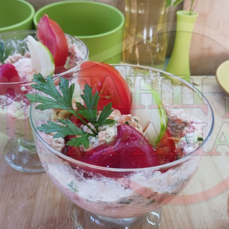 Българска доматена салата 