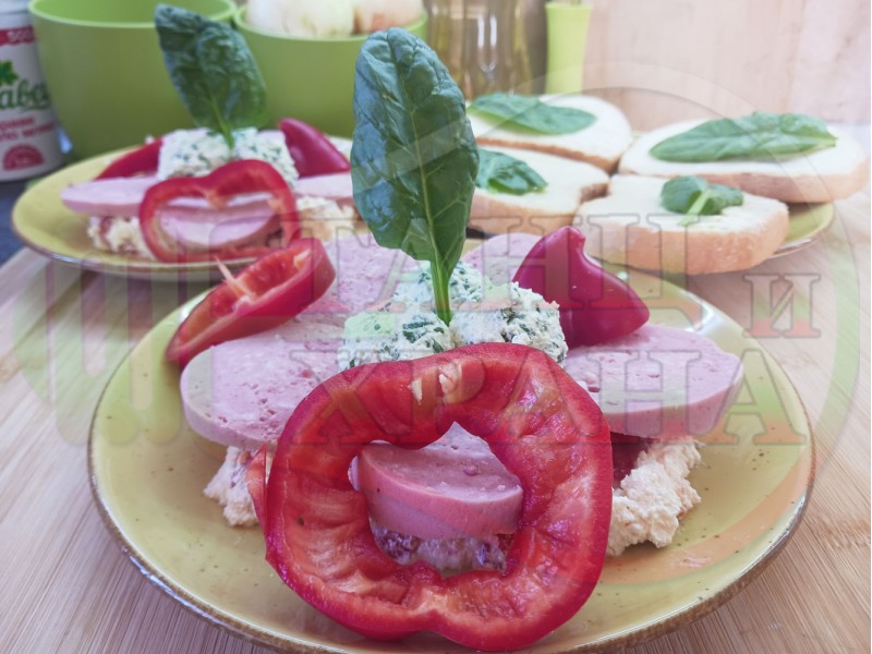 Българска доматена сурова топчеста супа 