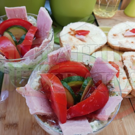 Българска доматена сурова супа 