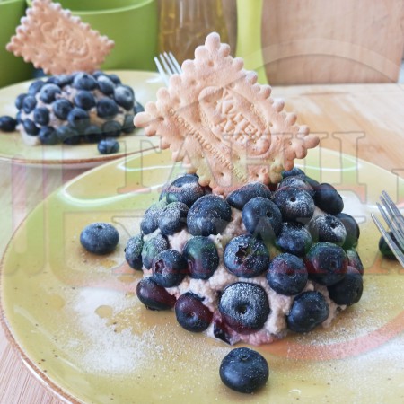 Бисквитени мини топчести торти 