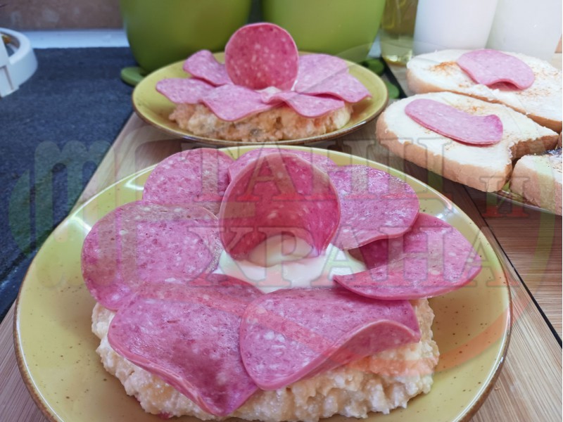 Българска млечна салата 