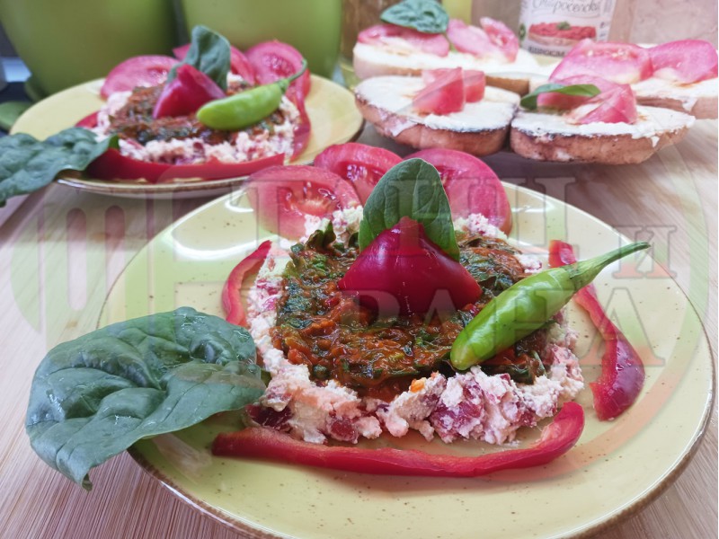 Българска лютенична сурова гъста супа 