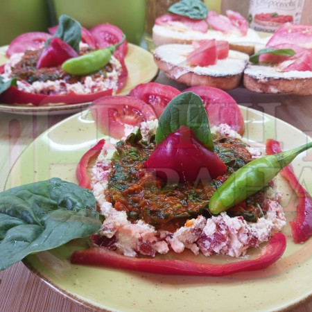 Българска лютенична сурова гъста супа 