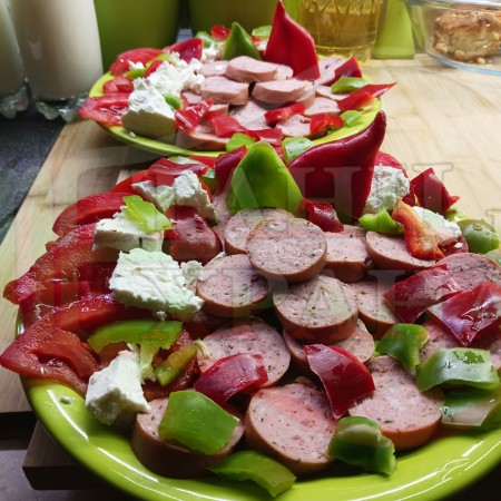 Българска зеленчукова сурова салата 