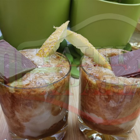 Домашна освежаваща напитка с гъст каймак 