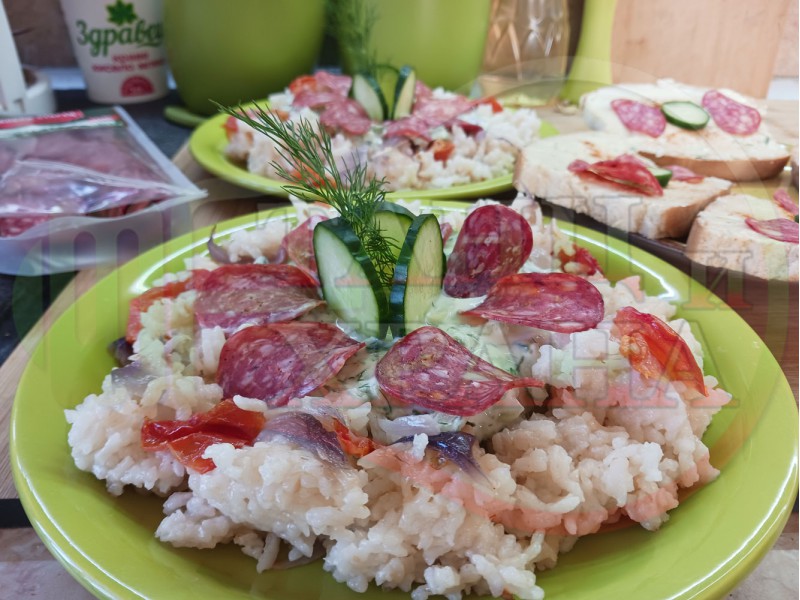 Българска оризова млечна краставична яхния 