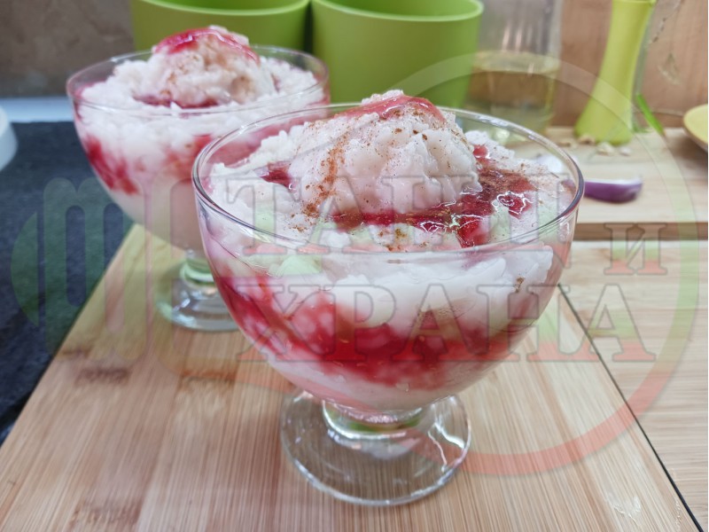 Млечен оризов сладък десерт 