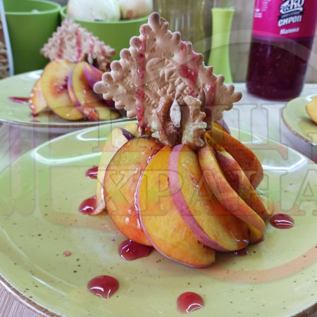 Бисквитени плодови мини топчести торти 