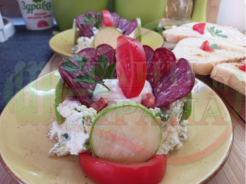 Българска доматена сурова супа 