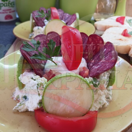 Българска доматена сурова супа 