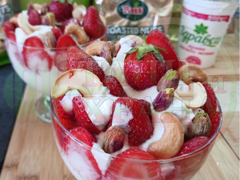 Ягодов млечен десерт 