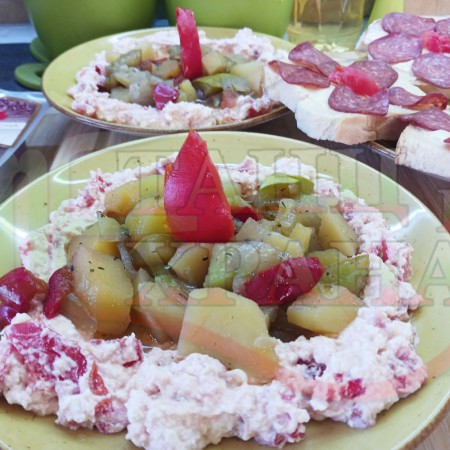 Българска картофена зеленчукова салата 